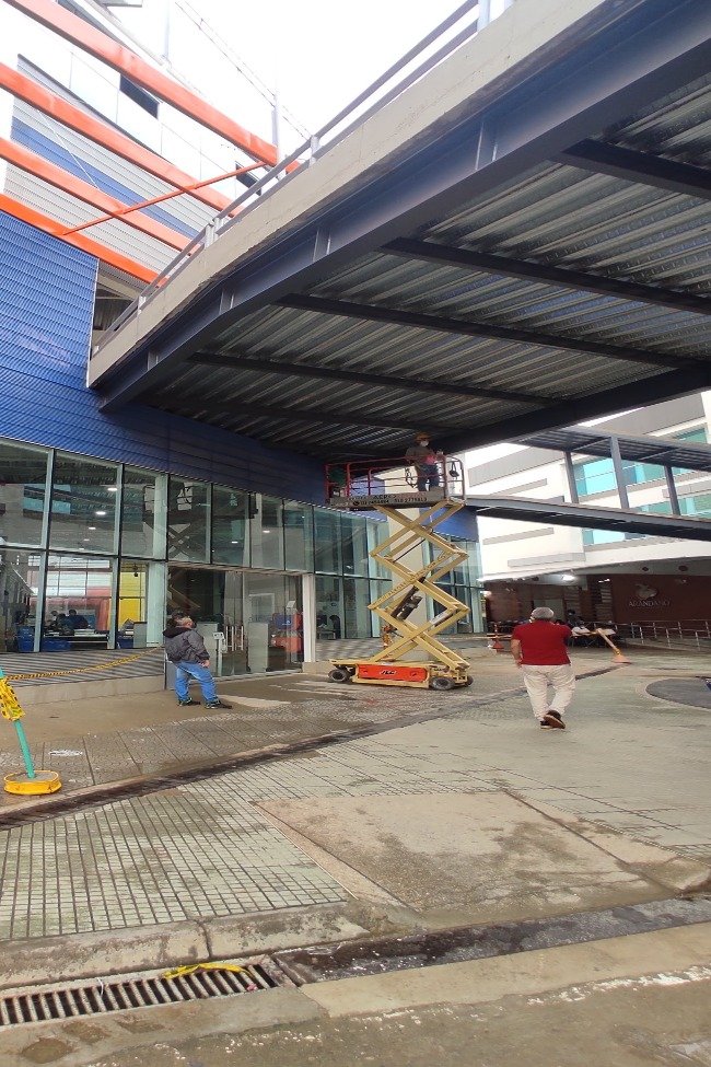 Elevador de tijera JLG- Bucaramanga