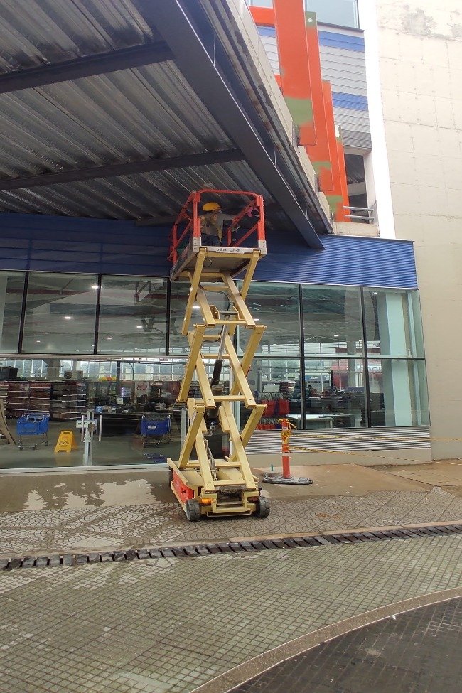 Elevador de tijera JLG- Bucaramanga