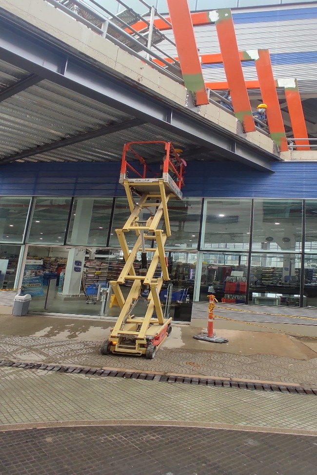 Elevador de tijera JLG- Bucaramanga